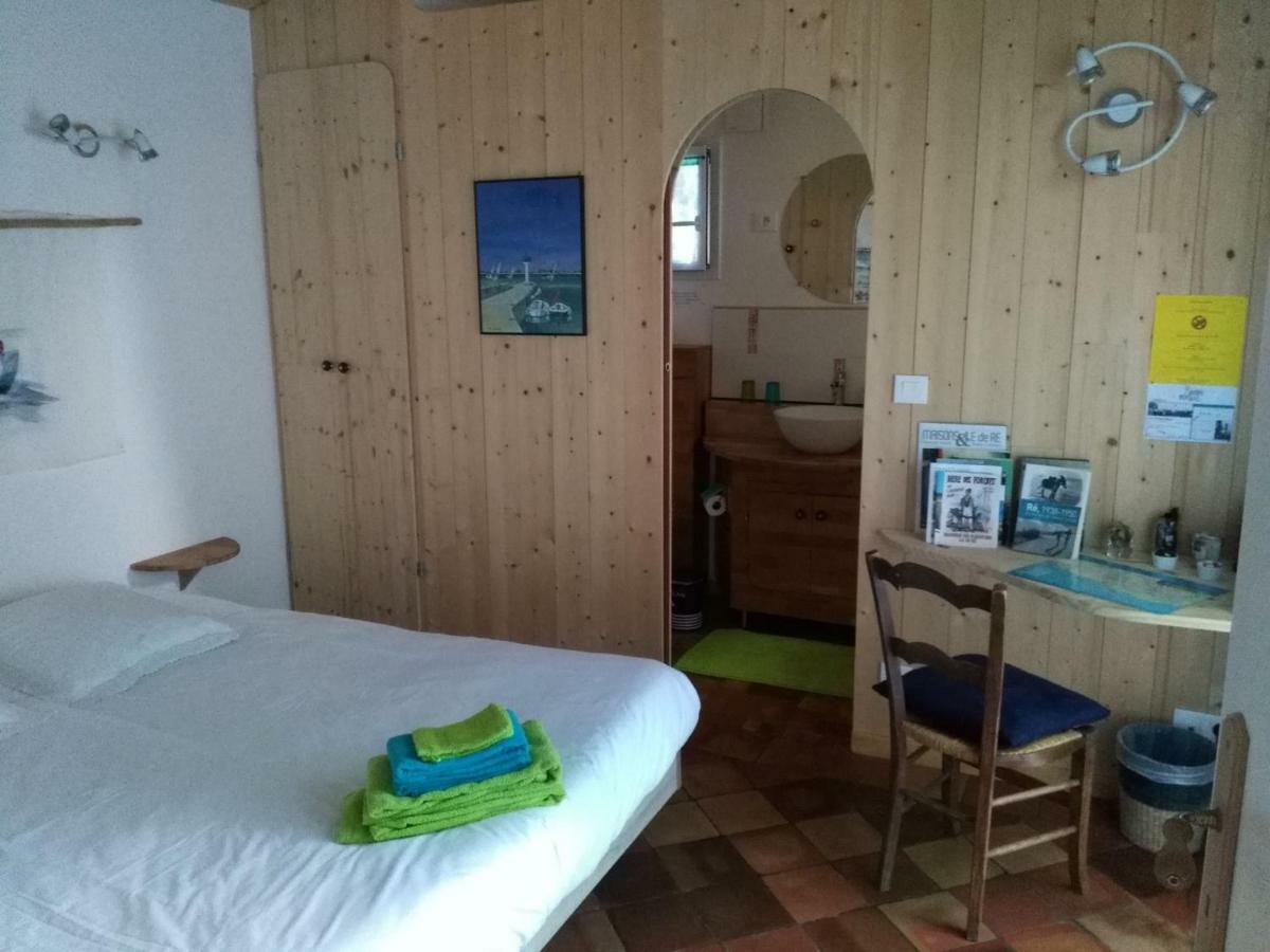 Bed and Breakfast Les Chenes Bleus Сент-Мари-де-Ре Экстерьер фото